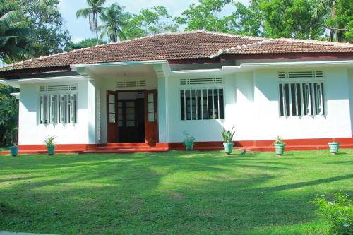 Red Araliya Villa Weligama