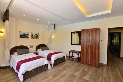 Baobab Holiday Resort Baobab Holiday Resort is perfectly located for both business and leisure guests in Ukunda. The hotel offers a high standard of service and amenities to suit the individual needs of all travelers. 24-h