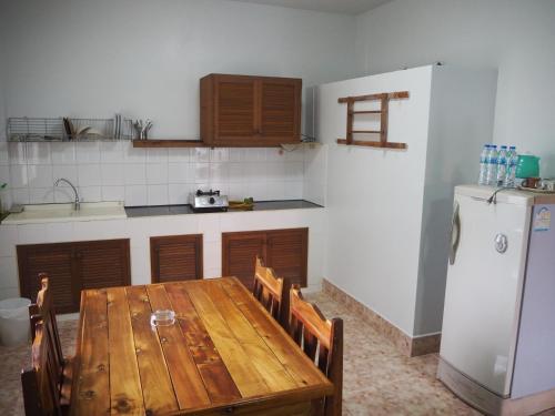 Kitchen, Coconut Bungalow near Welcome Inn Layan Beach, phuket