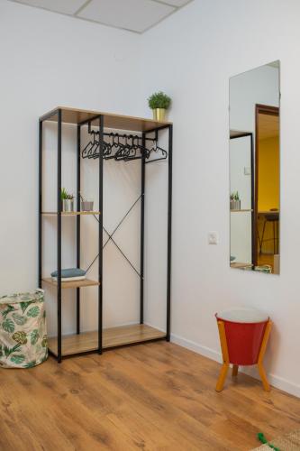 Colorful Apartment Near the Beach - image 10
