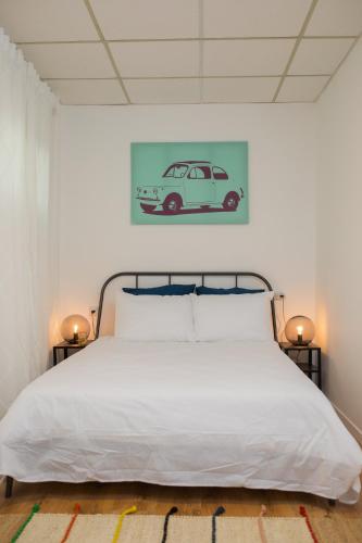 Colorful Apartment Near the Beach - image 11