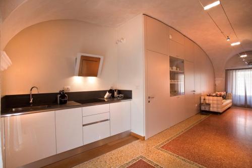 Anfite Luxury Apartment Affresco San Silvestro - image 13