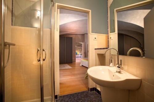 Two-Bedroom Apartment image 4