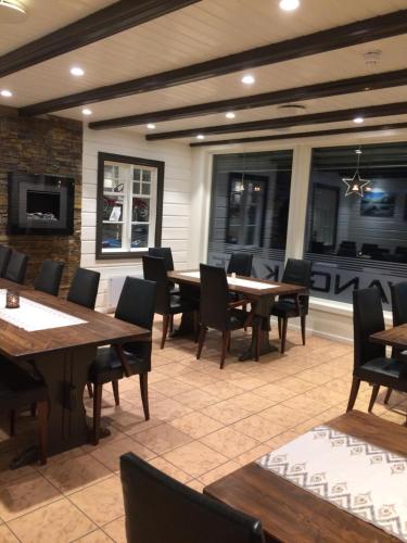 Ресторан, Mjøsvang Kafe in Лаердал