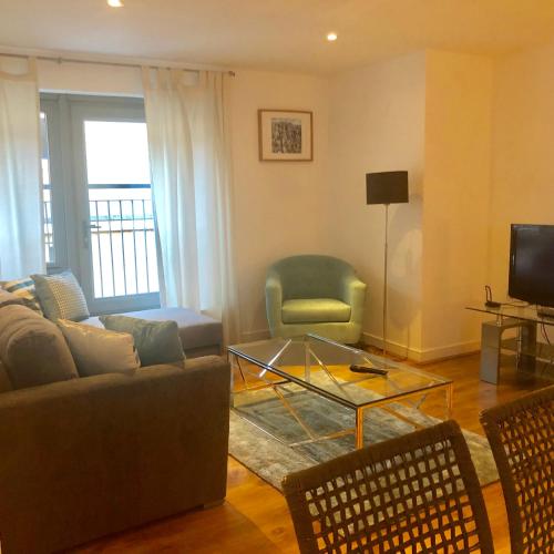 2 Bed Executive Apartment next to Liverpool Street FREE WIFI by City Stay Aparts London