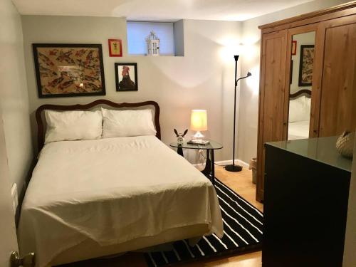 ~*Pet Friendly 30min to Downtown*~ THE BOSTONIAN in Boston, USA