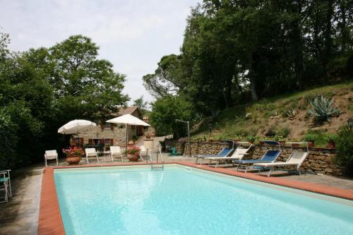  Pieve Santo Stefano Villa Sleeps 8 Pool WiFi, Pension in Polvano