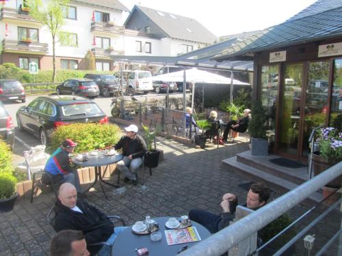 Land-gut-Race-Hotel zur Burg Nürburgring - image 4