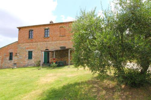  Pozzo Apartment Sleeps 8 Pool WiFi, Pension in Pozzo bei Montagnano