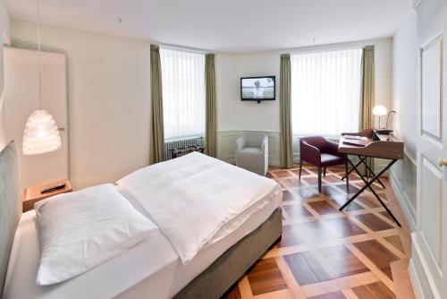 Atrium Hotel Blume - image 2