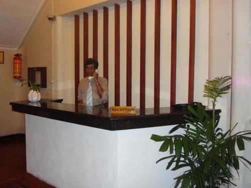Lobby, Shalimar Hotel in Maradana