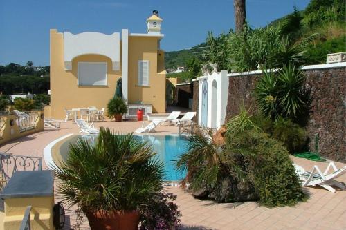  Cretaio Apartment Sleeps 4 Pool, Pension in Ischia