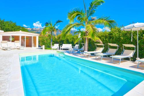  Villa Emanuele Costarainera, Ferienwohnung in Costarainera