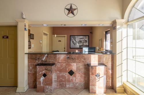 Super 8 By Wyndham Dallas East in Claremont