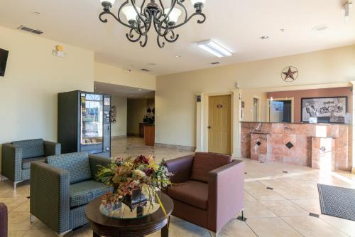 Super 8 By Wyndham Dallas East in Claremont