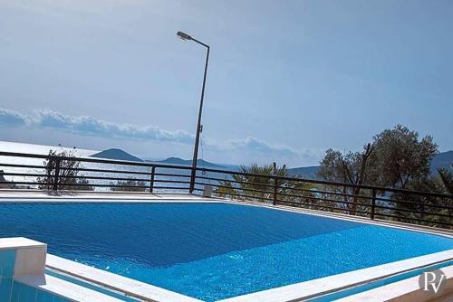  Kalkan Apartment Sleeps 5 Pool Air Con WiFi in Kalkan