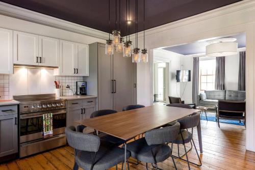 Downtown Hfx Heritage Home with Luxury Finishes