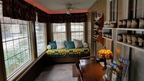 Trickling Waters Retreat in Marquette (IA)