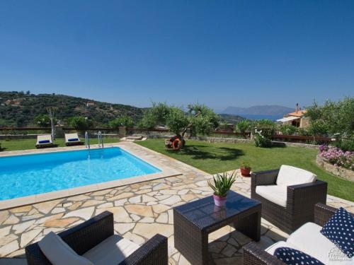  Chalepa Villa Sleeps 4 in 730 10 Khalépa