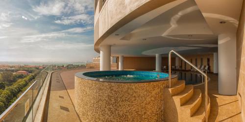 Swimming pool, Luxfort 118 Service Suites in Tanjung Tokong