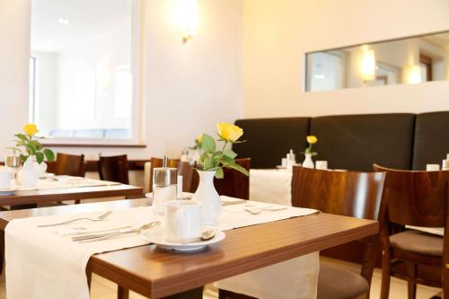 Restaurant, Best Western Hotel Nurnberg City West in Sudstadtpark Area