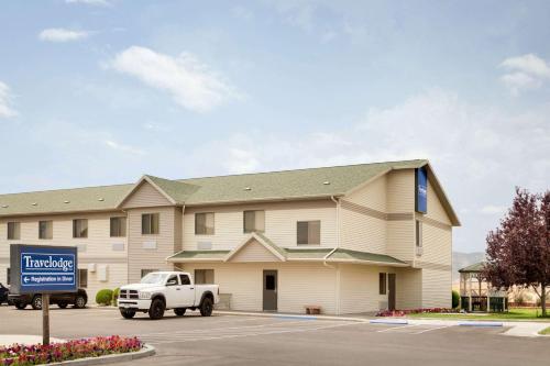 . Travelodge by Wyndham Milford