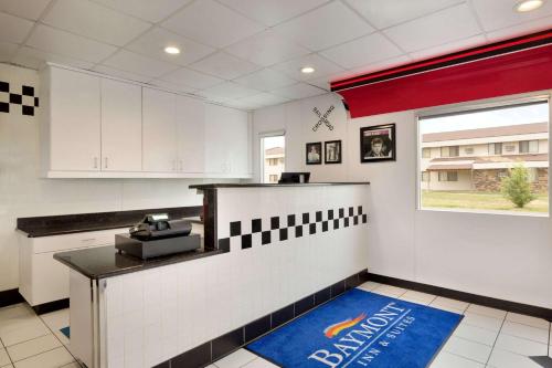 Baymont by Wyndham Glendive - image 3