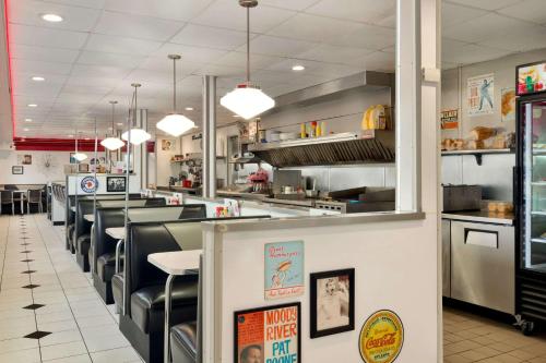 ห้องอาหาร, เบย์มอนต์ บาย วินด์แฮม เกลนไดฟ์ (Baymont By Wyndham Glendive) in เกลนไดฟ์ (MT)