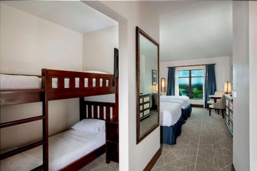 Family Room with Bunk Bed and 2 Queen Beds Non Smoking image 9
