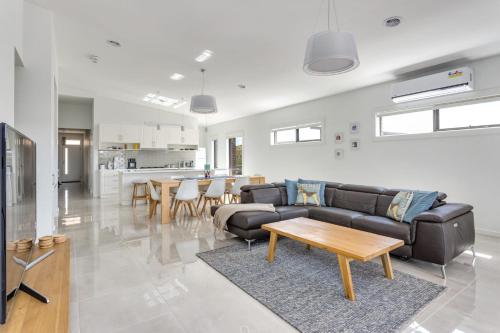 Diamond Bay Beach House: brand new