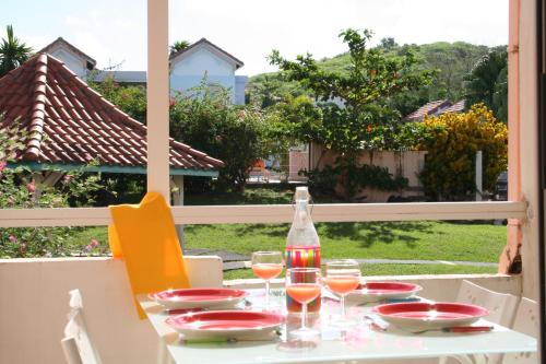 Appt 2chb avec piscine in Sainte-Anne