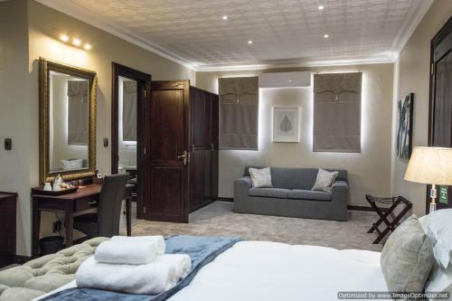 169433035 Border Hotel
