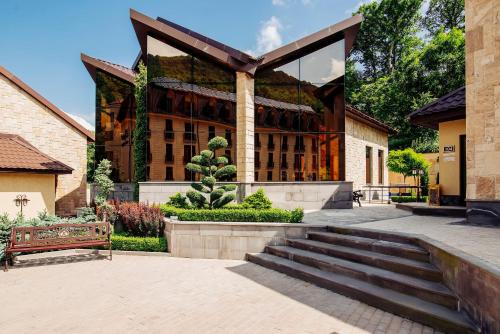 Entrance, Elegant Hotel & Resort in Tsaghkadzor