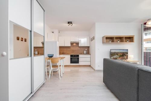Exclusive Apartments Tęczowa with underground PARKING by Noclegi Renters, Breslavia (foto 10)
