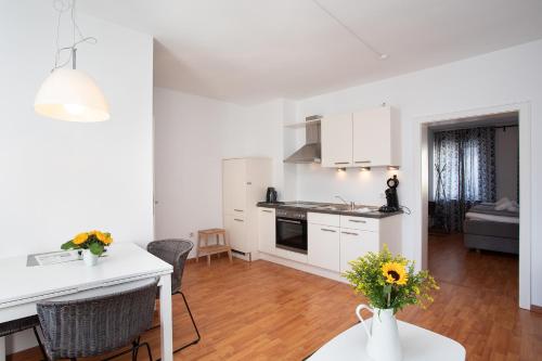 Wertschatzer III - Paulinenstr 362m von Detmold entfernt