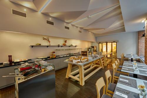 H+ Hotel Wien - image 2