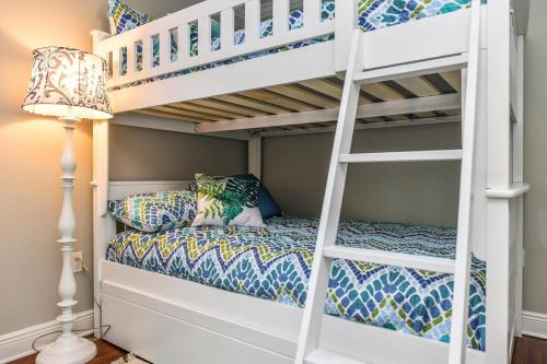 Private Beach House - image 7