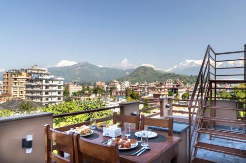 Балкон/тераса, Hotel Lake Shore in Покхара
