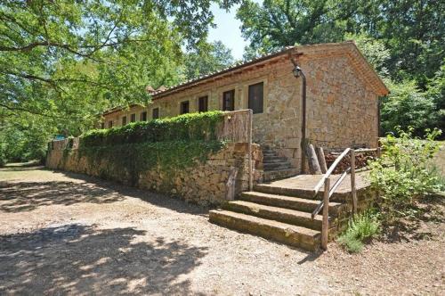 Apartment in Marsiliana Sleeps 4