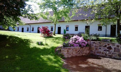 Hotel Castle Mlyn Maderovka in Sepekov