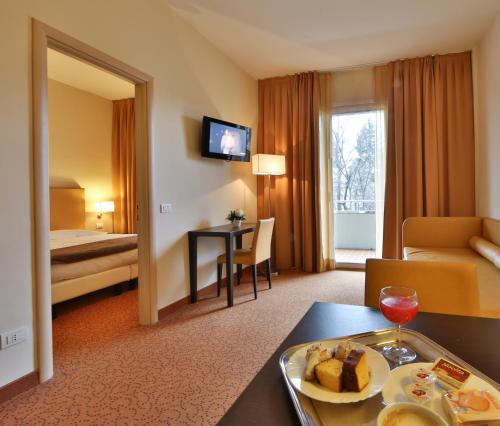 Regal Residence - image 10