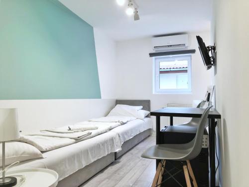 Chesscom Guesthouse - image 9