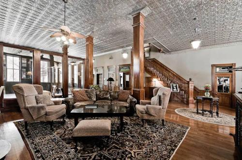New Orleans Hotel Eureka Springs 2