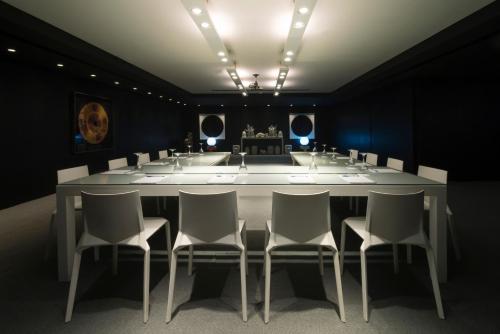 President Hotel Athens - image 3