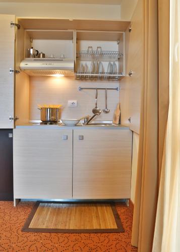 Regal Residence - image 8