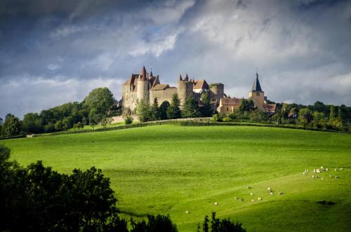 Le Domaine des Prés Verts Suites & Chambres avec Jacuzzi Privatif à Châteauneuf Hotel de charme Aubigny-lès-Sombernon