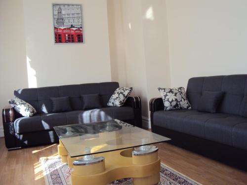 Holiday Apartment Nice & Spacious In London, , London
