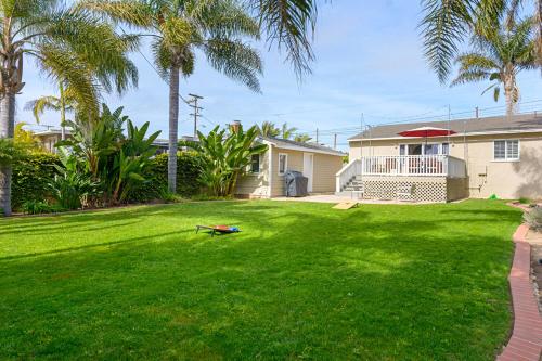 Ultimate Beach Bungalow - 1 block from beach - huge backyard in Carlsbad, USA