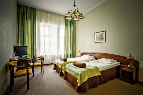 Shelfort Hotel - image 4