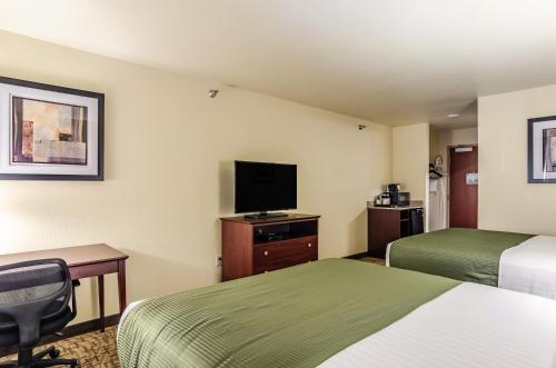 Cobblestone Hotel & Suites - Gering/Scottsbluff - image 6